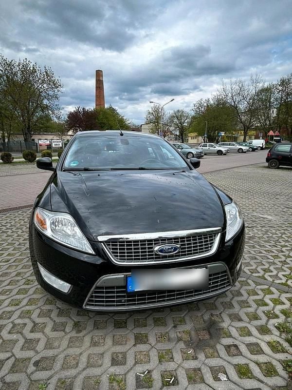 Schwarz Gebraucht 2010 Ford Mondeo Limousine | 4.000 € - Bild 1/4