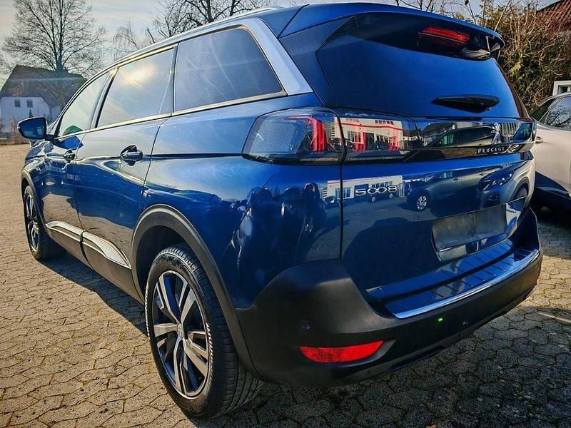 Gebraucht Peugeot 5008 Allure 131 PS (96 kW) 2021 Blau SUV