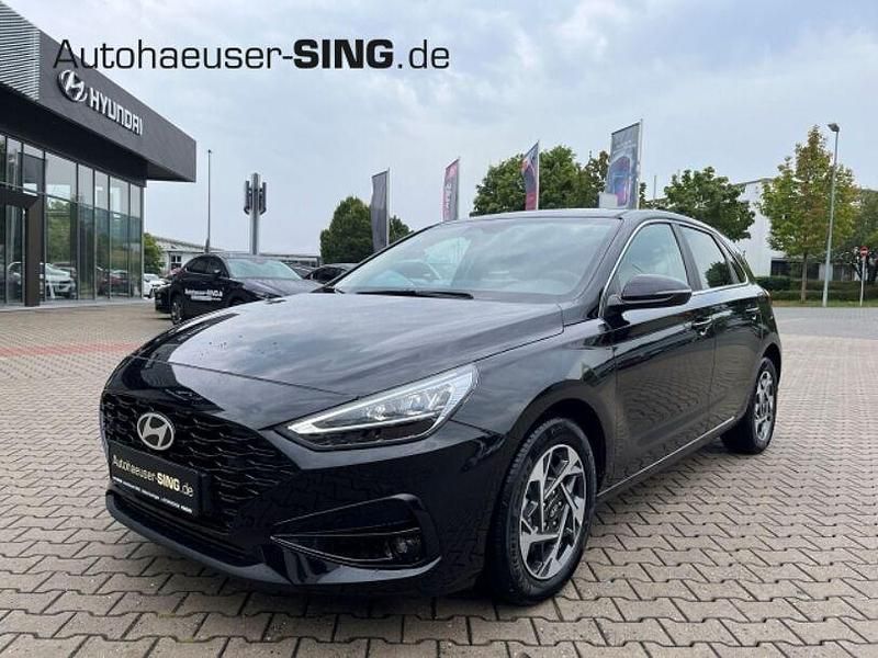 Abyss black pearl Neu 2025 Hyundai i30 Limousine | 25.990 € (Guter Preis) - Bild 1/4