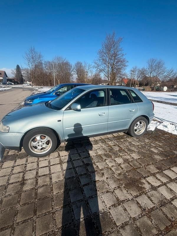 Blau Gebraucht 2002 Audi A3 Kleinwagen | 500 € (Superpreis) - Bild 1/4