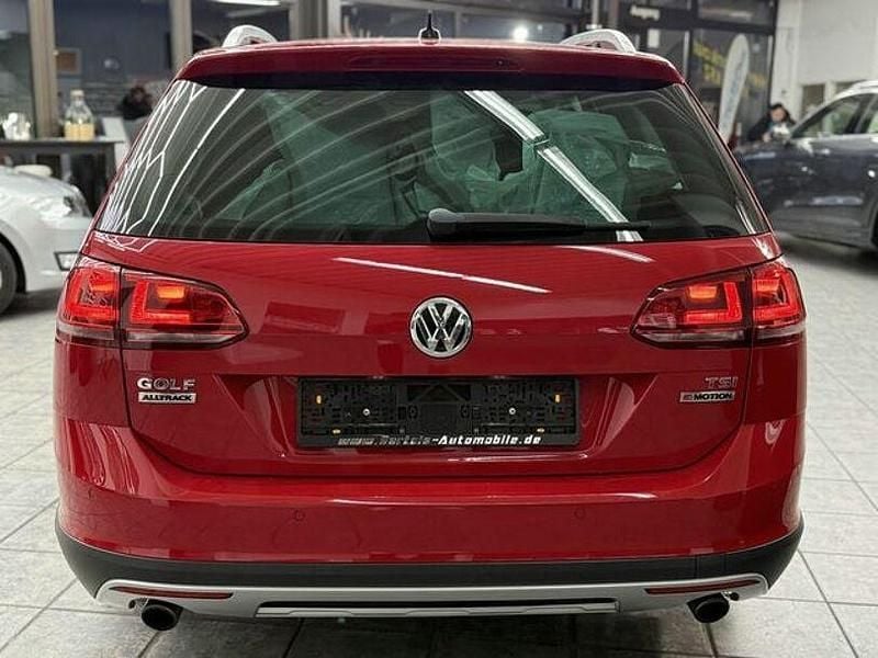Gebraucht VW Golf Alltrack 180 PS (132 kW) 2016 Tornadorot Kombi