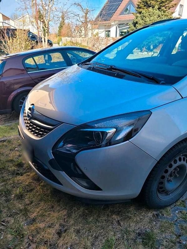 Gebraucht Opel Zafira 131 PS (96 kW) 2012 Silber Van / Kleinbus