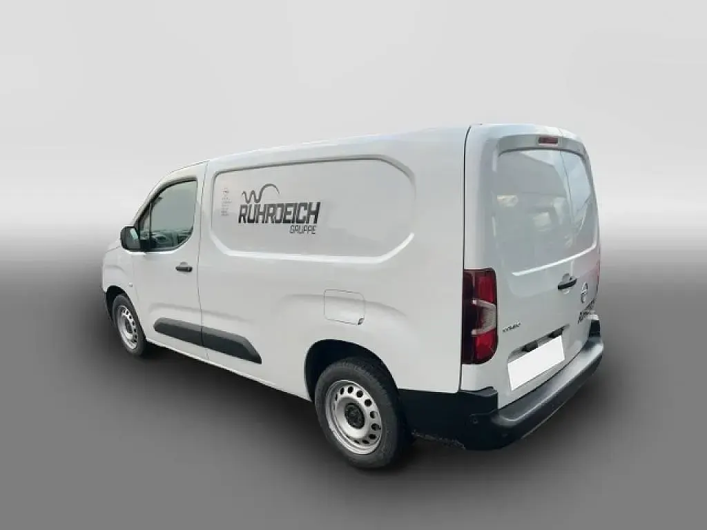 Używany Opel Combo Basis 102 KM (75 kW) 2024 Biały Minivan