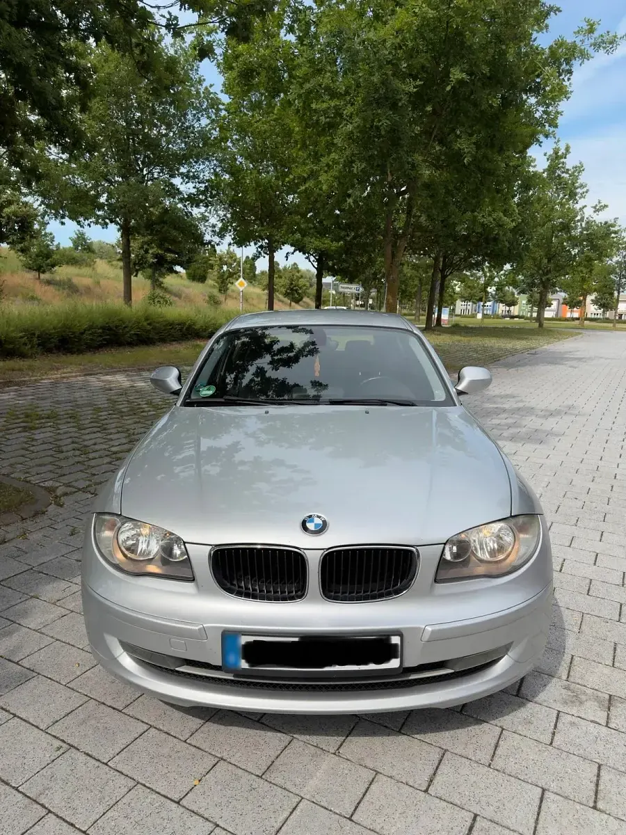 Gebraucht BMW 118 143 PS (105 kW) 2011 Grau Kleinwagen