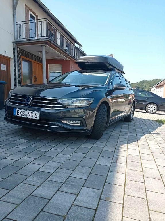 Schwarz Gebraucht 2021 VW Passat Business Kombi | 17.800 € (Superpreis) - Bild 1/4