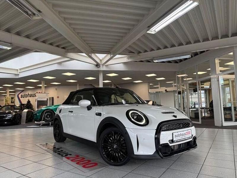 Andere Gebraucht 2023 Mini Cooper Kleinwagen | 30.950 € (Etwas zu teuer) - Bild 1/4