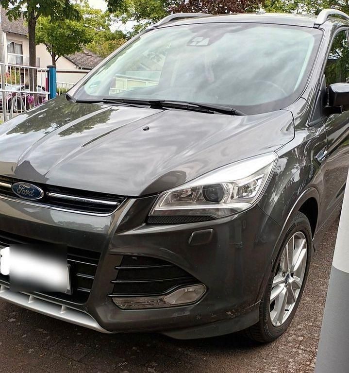 Gebraucht Ford Kuga Titanium 150 PS (110 kW) 2016 Schwarz SUV