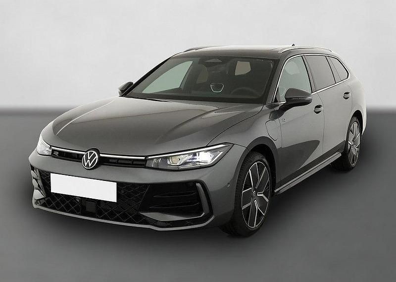 Diabas grau metallic Neu 2025 VW Passat R-line Kombi | 48.795 € (Fairer Preis) - Bild 1/4