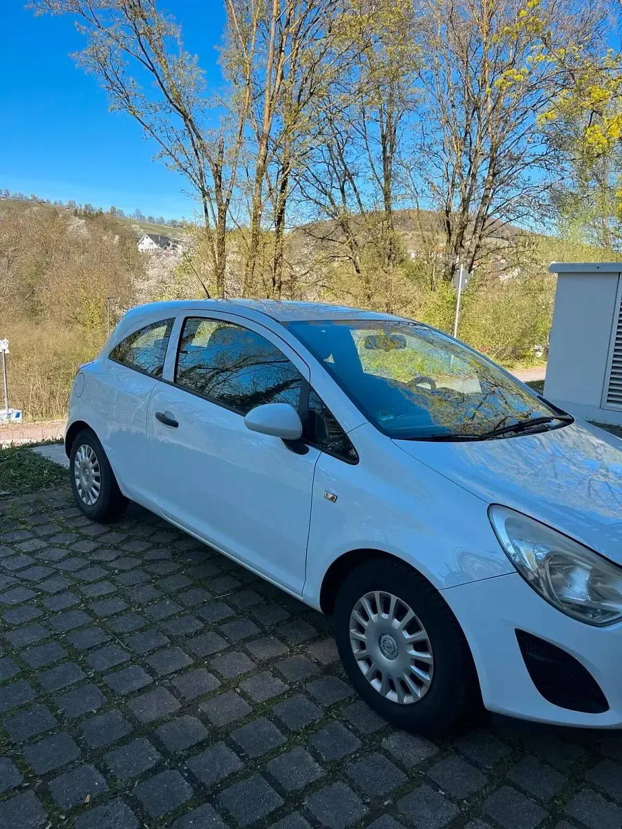 Gebraucht Opel Corsa 69 PS (50 kW) 2011 Weiß Kleinwagen