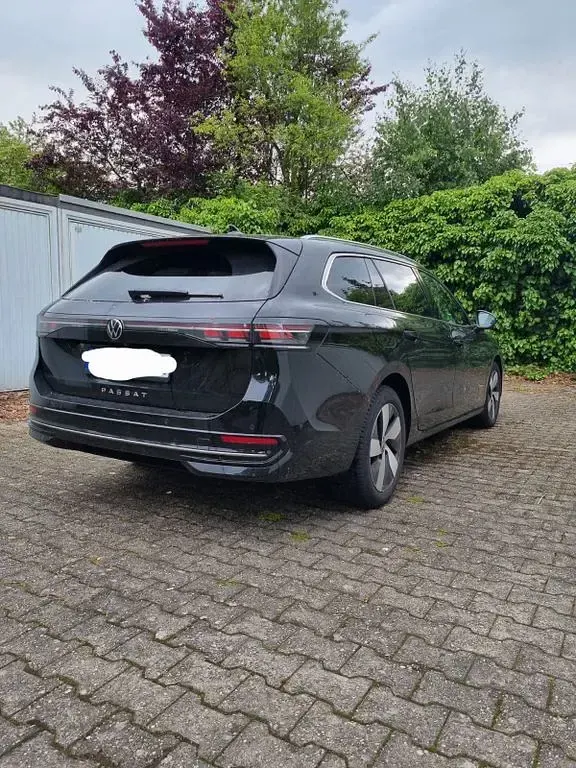 Usata VW Passat Elegance 150 CV (110 kW) 2025 Nero Station wagon
