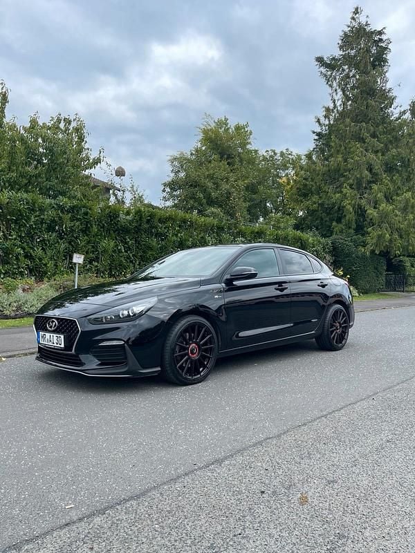 Schwarz Gebraucht 2020 Hyundai i30 N Line Limousine | 14.500 € (Fairer Preis) - Bild 1/4