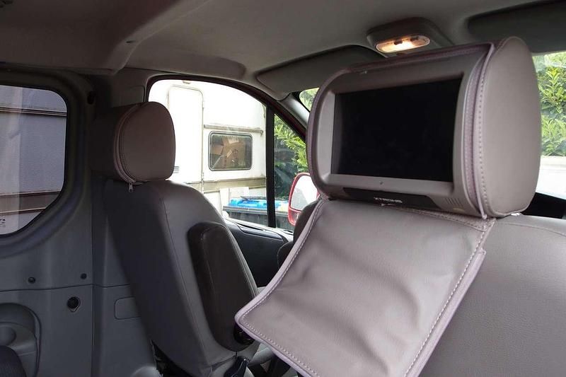 Gebraucht Opel Vivaro 114 PS (83 kW) 2013 Rot Van / Kleinbus