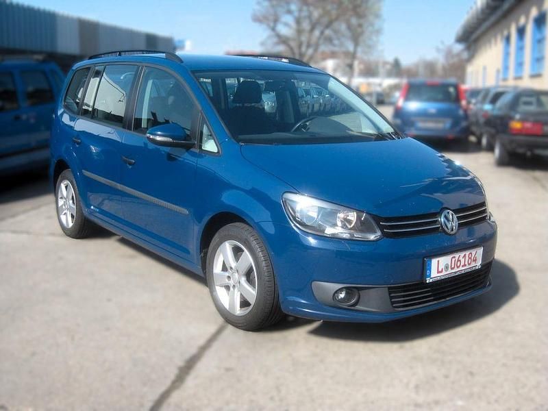 Gebraucht VW Touran Trendline 105 PS (77 kW) 2012 Blau Van / Kleinbus