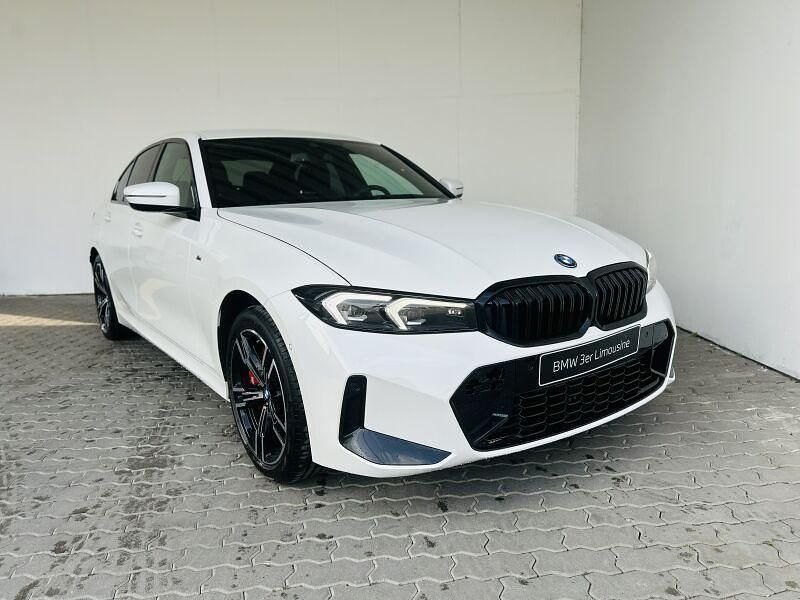 Weiß Neu 2025 BMW 330e M Sport Limousine | 53.239 € - Bild 1/4