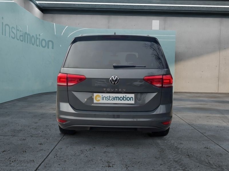 Gebraucht VW Touran Highline 150 PS (110 kW) 2024 Grau Van / Kleinbus