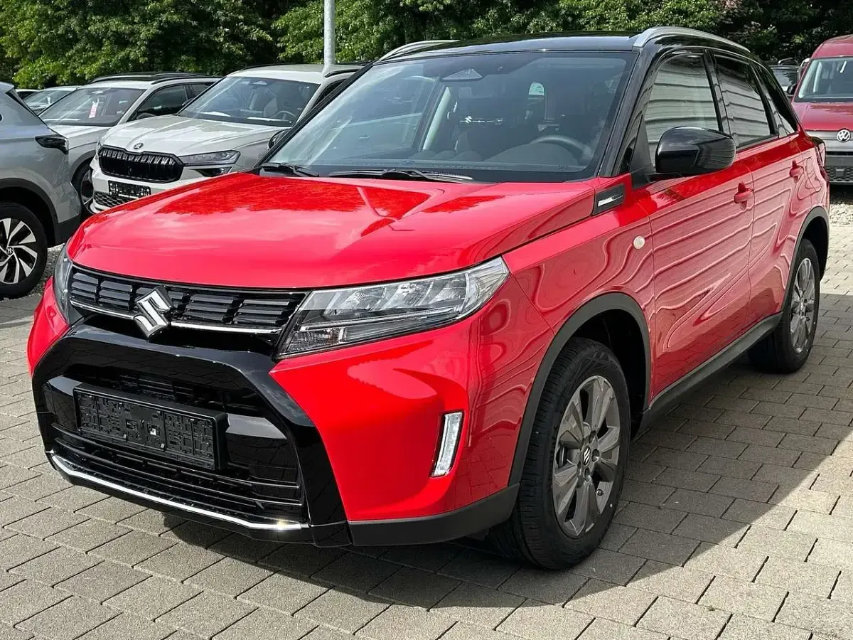 Neu Suzuki Vitara Comfort 110 PS (80 kW) 2026 Bright red / cosmic black... SUV