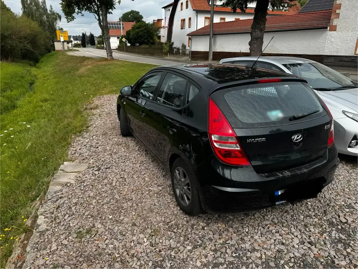 Gebraucht Hyundai i30 109 PS (80 kW) 2008 Schwarz Limousine