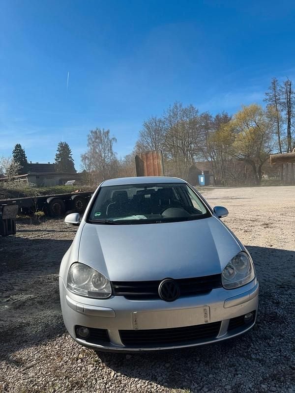 Gebraucht VW Golf V 105 PS (77 kW) 2006 Silber Kleinwagen