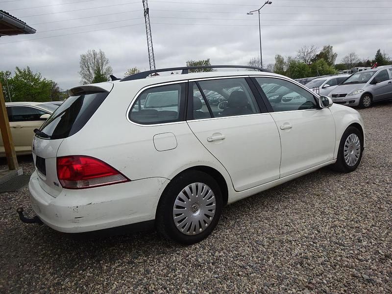 Gebraucht VW Golf V Comfortline 105 PS (77 kW) 2007 Campanellaweiss Kombi