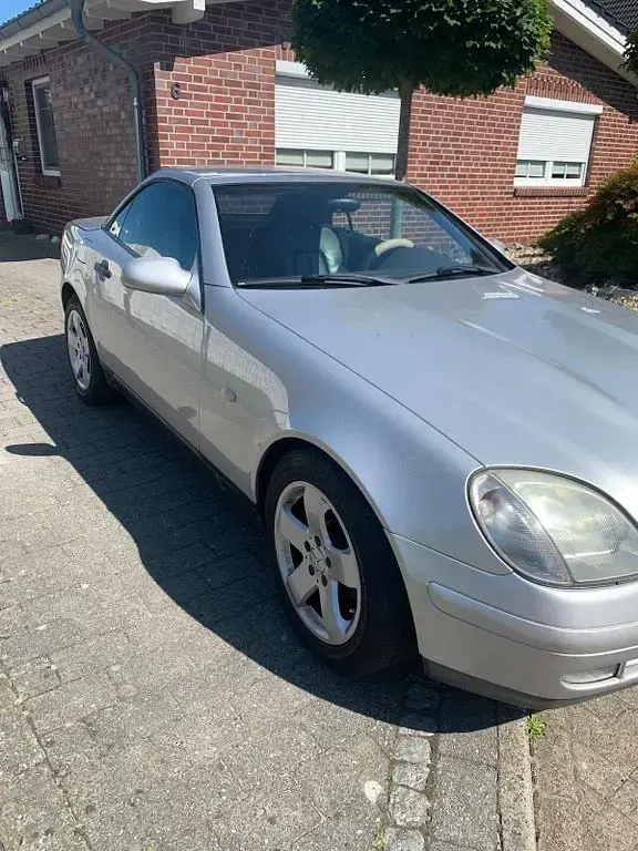 Second-hand Mercedes SLK200 136 CP (100 kW) 1997 Argintiu Cabrio