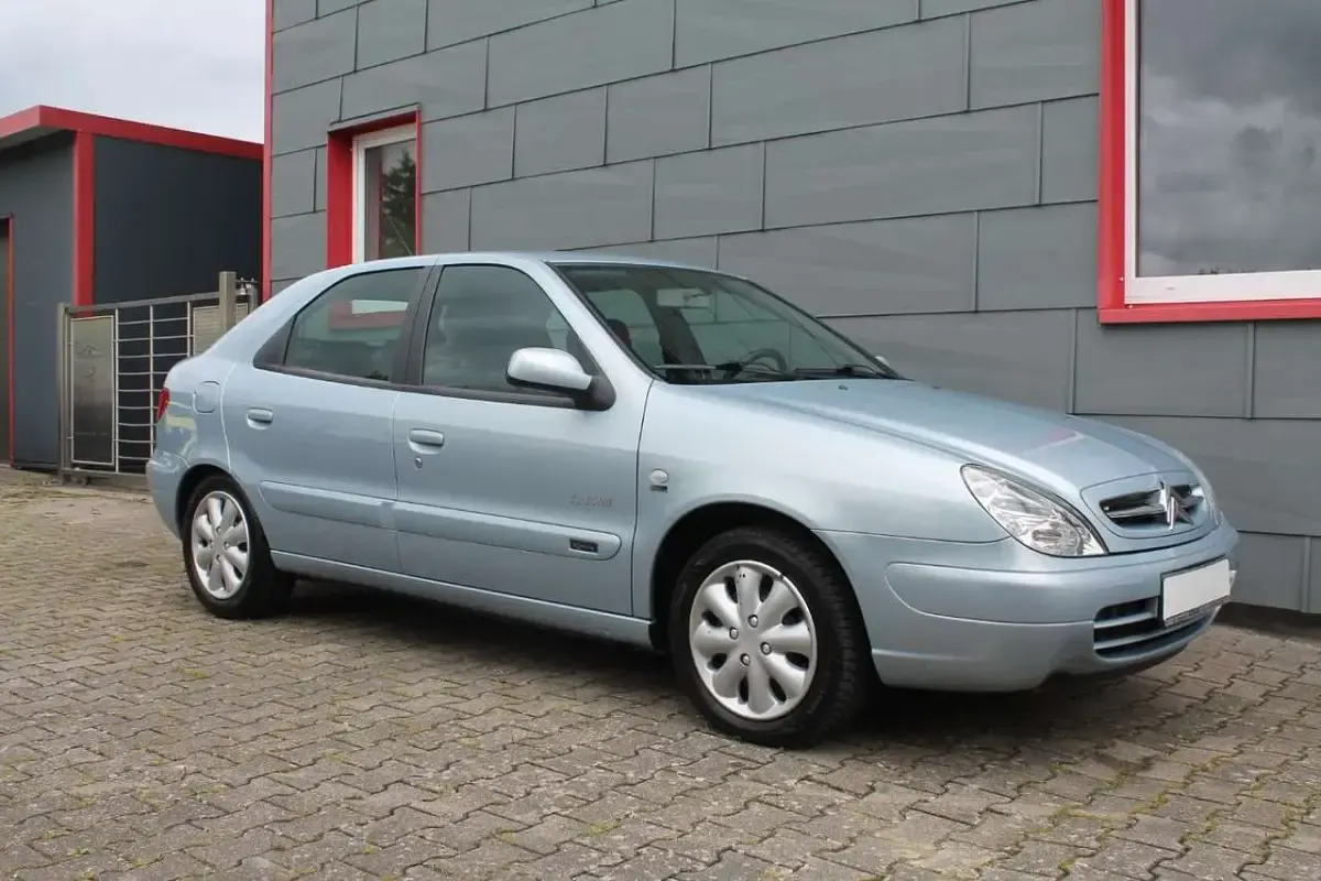 Gebraucht Citroën Xsara 109 PS (80 kW) 2002 Jslandgrau Limousine