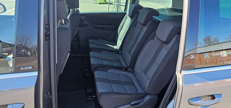 Grau Gebraucht 2017 VW Sharan Allstar Van / Kleinbus | 19.500 € (Superpreis) - Bild 1/4