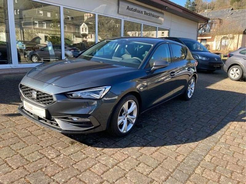 Magnetic grau metallic Gebraucht 2020 Seat Leon FR Limousine | 18.900 € (Fairer Preis) - Bild 1/4