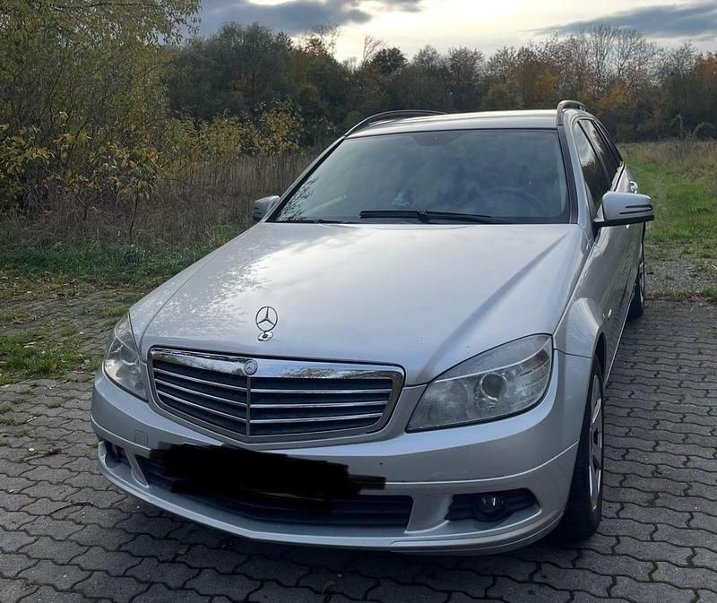 Grau Gebraucht 2010 Mercedes C220 Kombi | 2.600 € (Guter Preis) - Bild 1/4