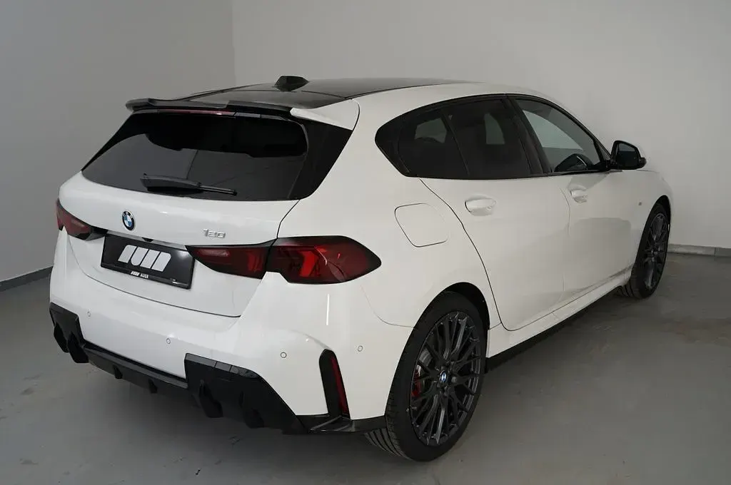 Neu BMW 120 Performance 156 PS (114 kW) 2025 Weiß Kleinwagen