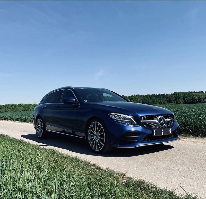 Blau Gebraucht 2019 Mercedes C300 AMG Kombi | 25.950 € (Etwas zu teuer) - Bild 1/4