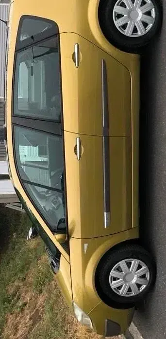 Używany Renault Scénic Dynamique 113 KM (83 kW) 2003 Złoty Minivan