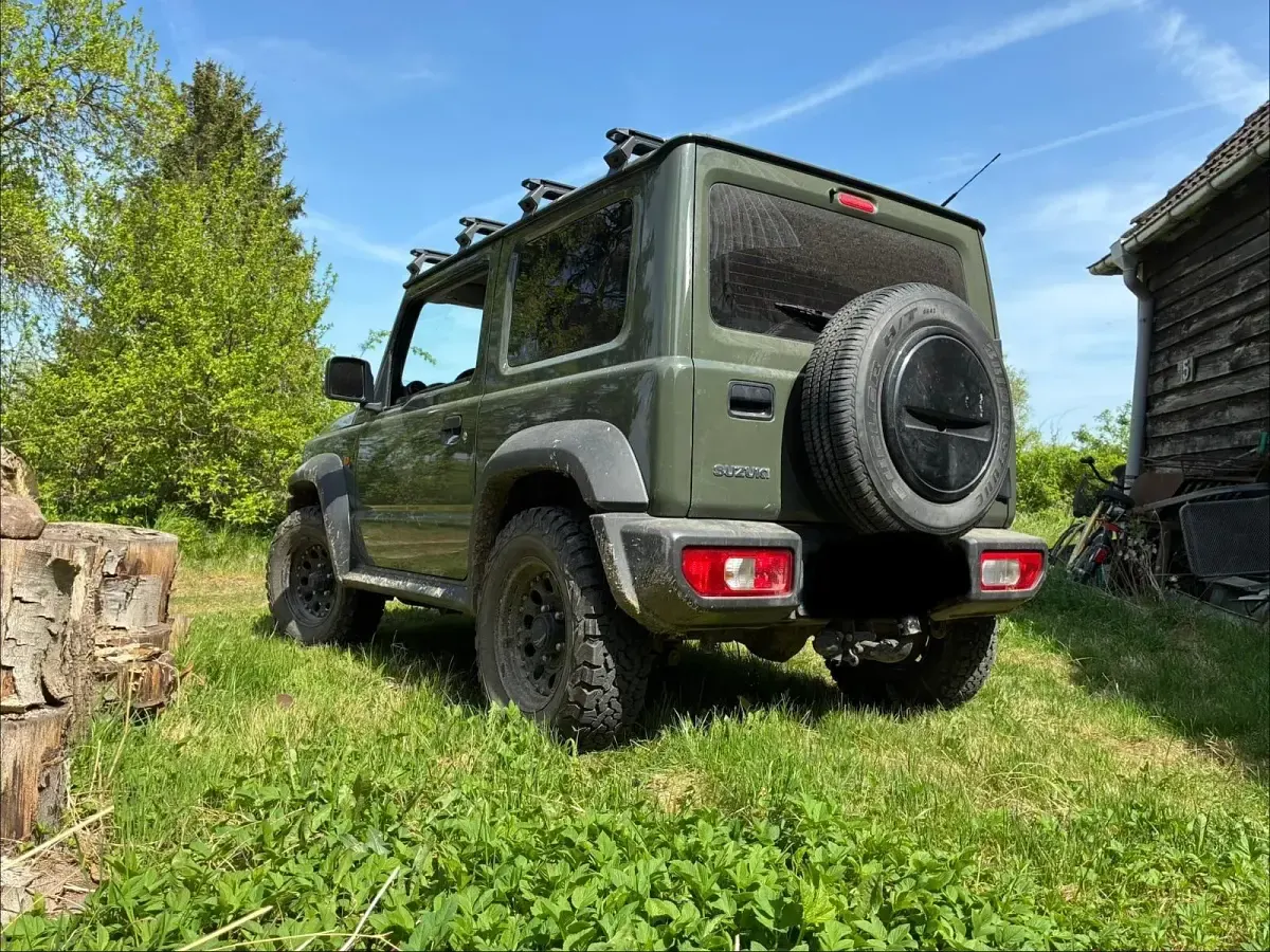 Second-hand Suzuki Jimny 102 CP (75 kW) 2022 Verde SUV