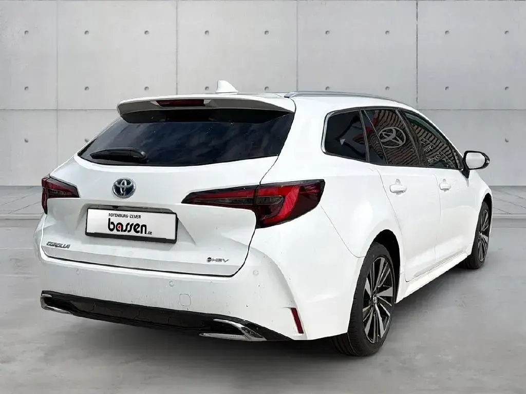 Neu Toyota Corolla 152 PS (111 kW) 2026 Schneeweiß (weiß) Kombi