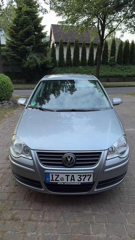 Grau Gebraucht 2006 VW Polo Comfortline Kleinwagen | 2.000 € (Fairer Preis) - Bild 1/4