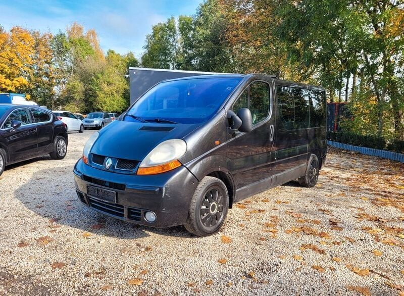 Schwarz midnight Gebraucht 2005 Renault Trafic Privilege Van | 2.980 € (Guter Preis) - Bild 1/4
