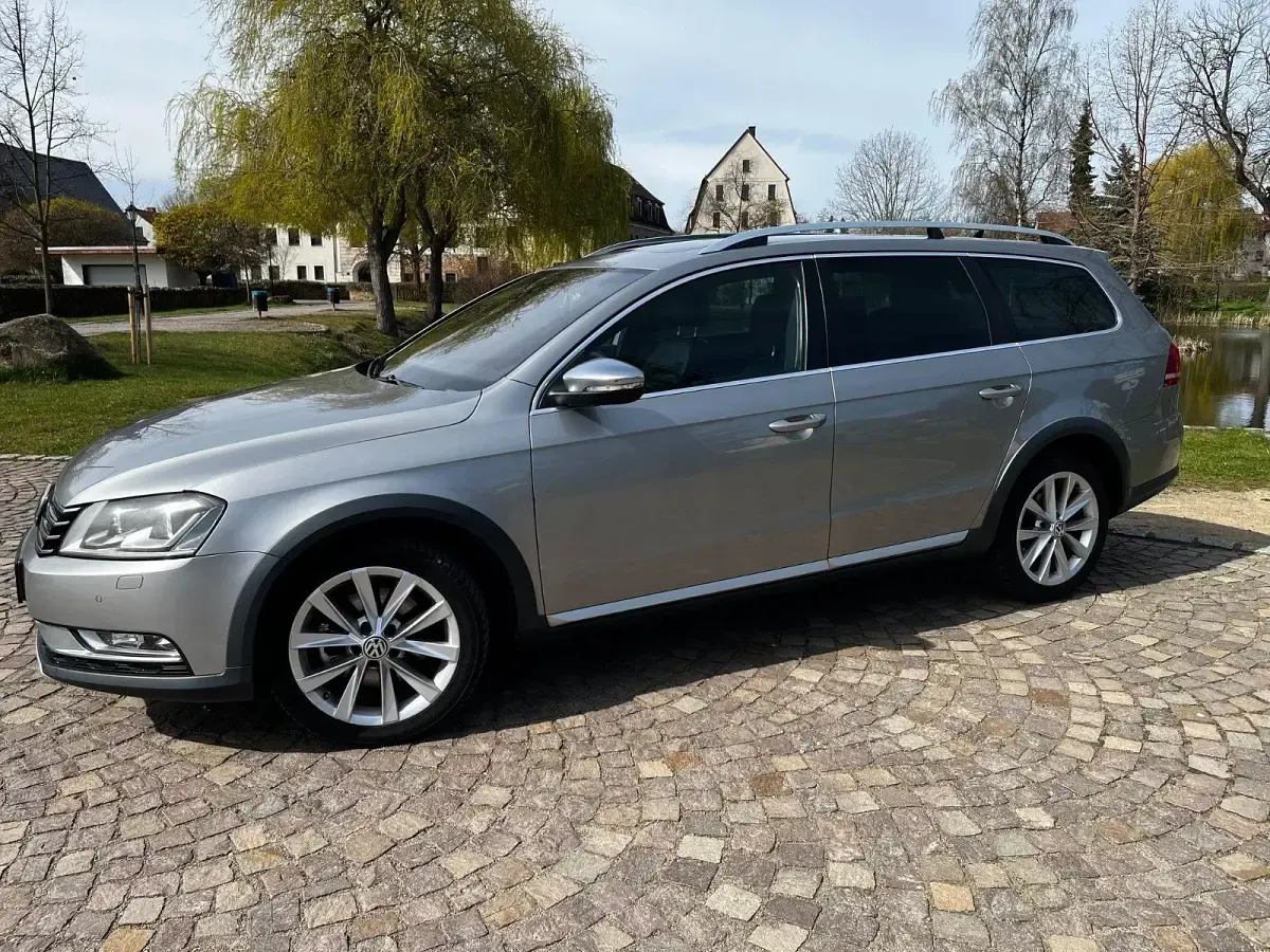 Gebraucht VW Passat Alltrack Basis 177 PS (130 kW) 2012 Silber Kombi