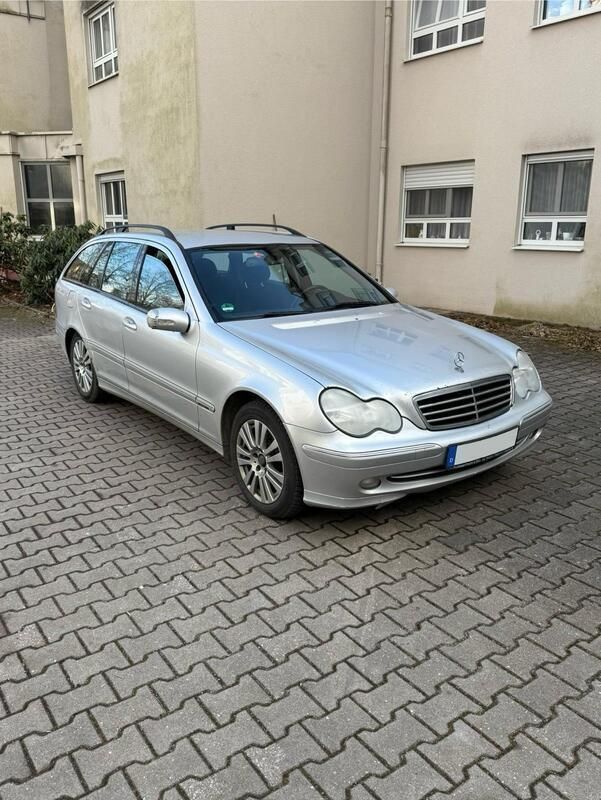 Grau Gebraucht 2004 Mercedes C220 Avantgarde Kombi | 1.099 € - Bild 1/4