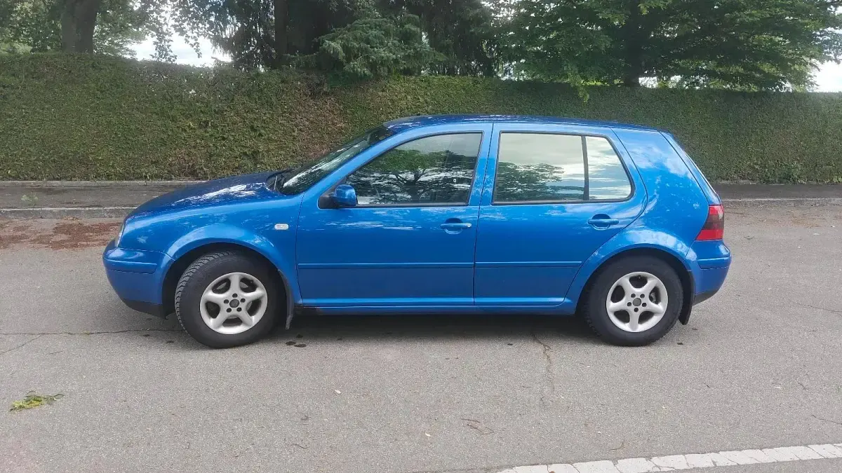 Gebraucht VW Golf IV 102 PS (75 kW) 2000 Blau Limousine