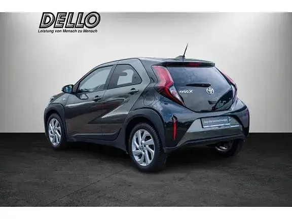 Gebraucht Toyota Aygo X Comfort 72 PS (52 kW) 2022 Cardamon green metallic/ night sky black SUV