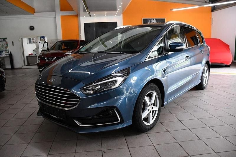 Usado Ford S-MAX Titanium 150 HP (110 kW) 2022 Azul Monovolume
