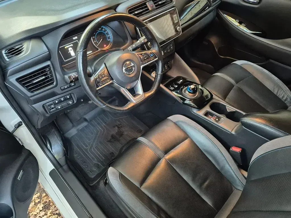 Gebraucht Nissan Leaf Tekna 160 kW (218 PS) 2021 Weiß Kleinwagen