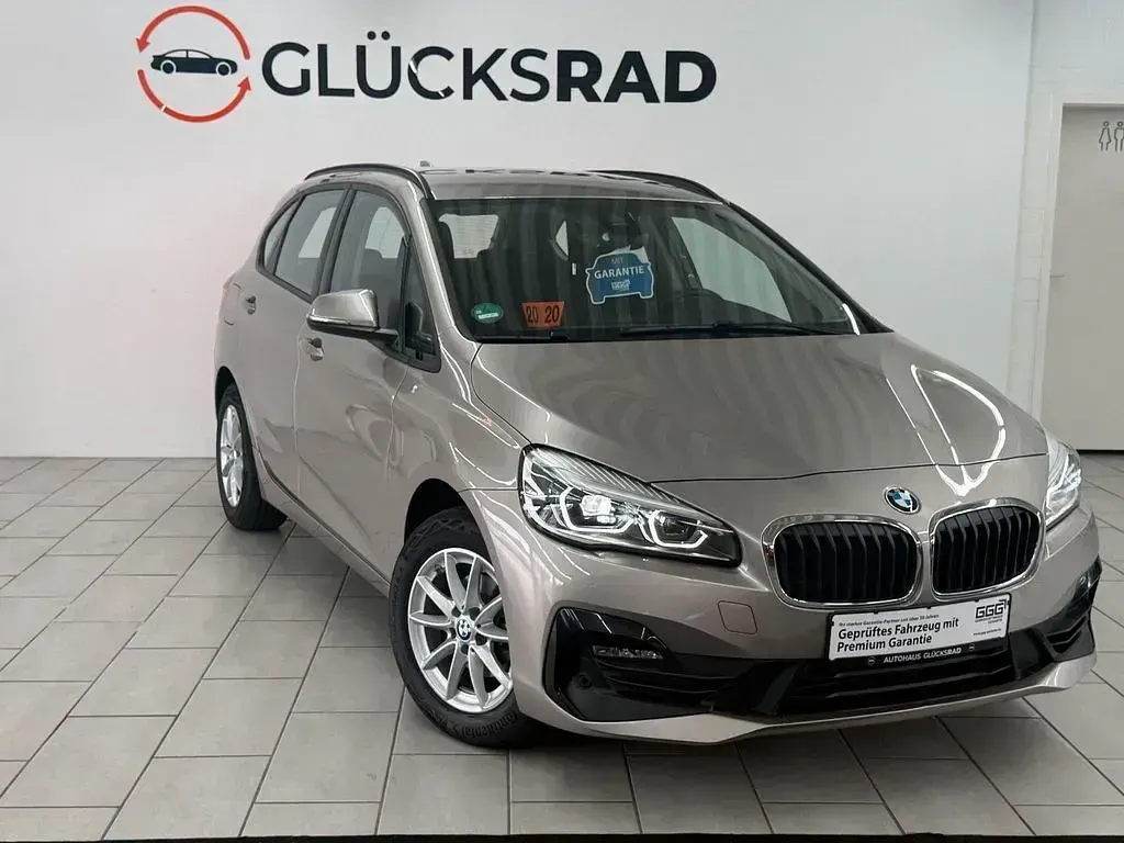 Gebraucht BMW 216 Active Tourer Advantage 109 PS (80 kW) 2021 Silber Van / Kleinbus