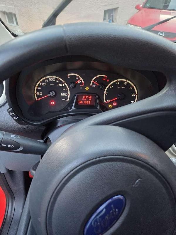 Gebraucht Ford Ka Individual 69 PS (50 kW) 2010 Kleinwagen
