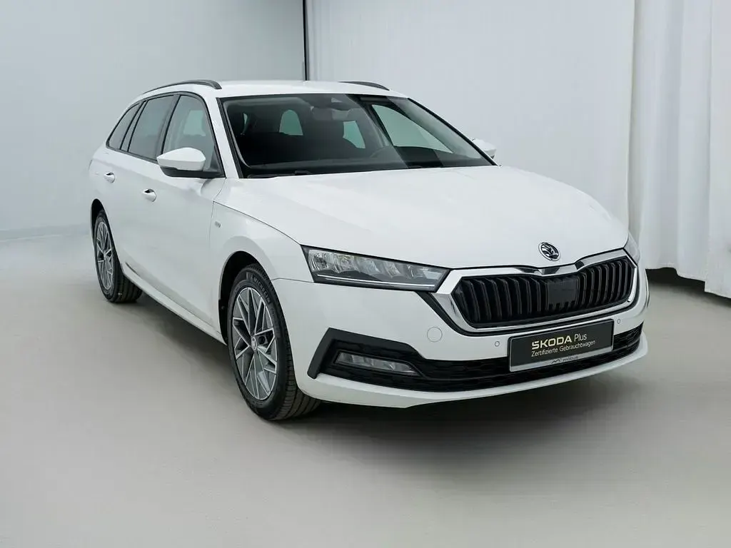 Gebraucht Skoda Octavia Ambition 150 PS (110 kW) 2023 Candyweiß Kombi