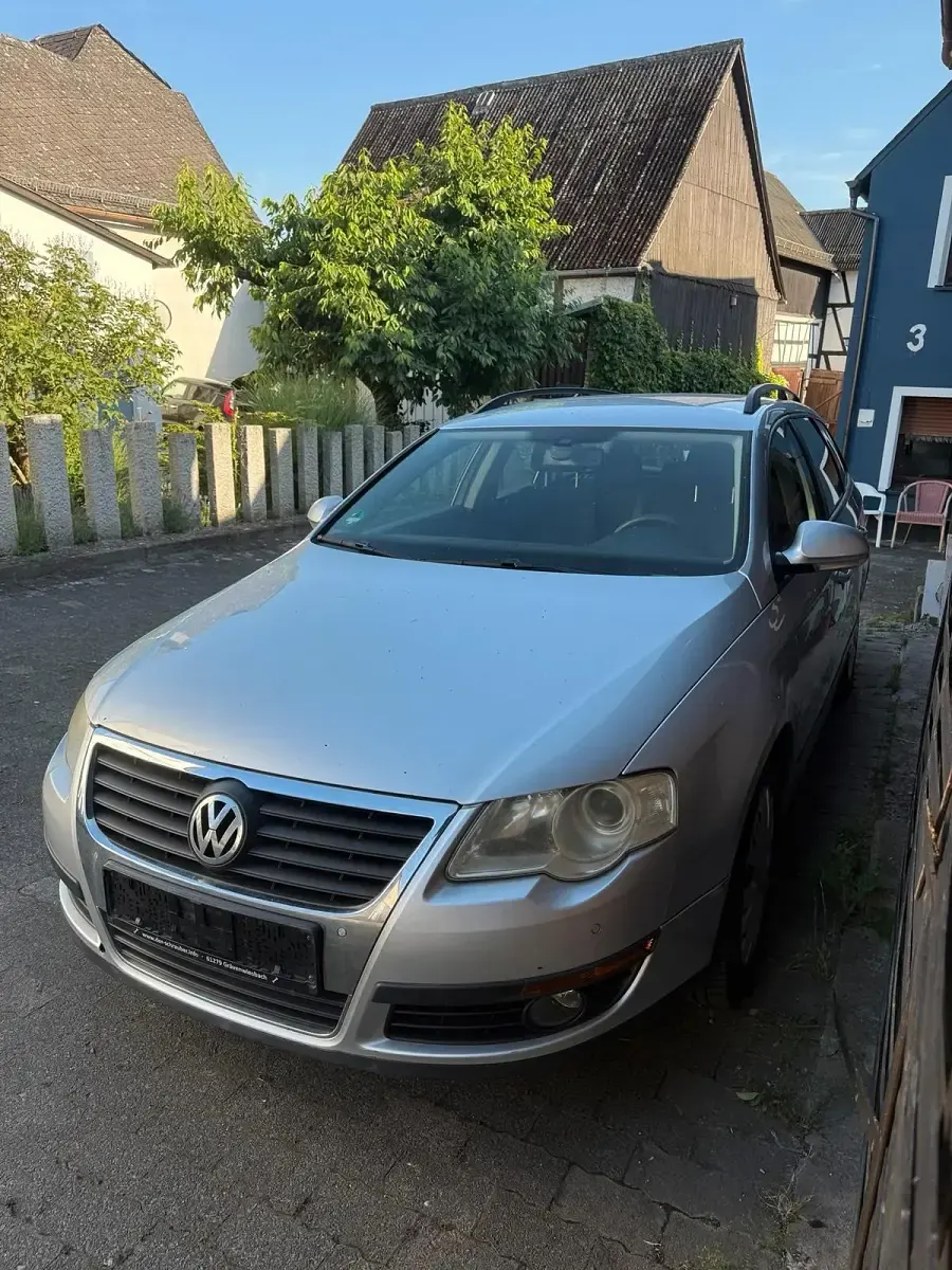 Gebraucht VW Passat 140 PS (102 kW) 2009 Silber Kombi