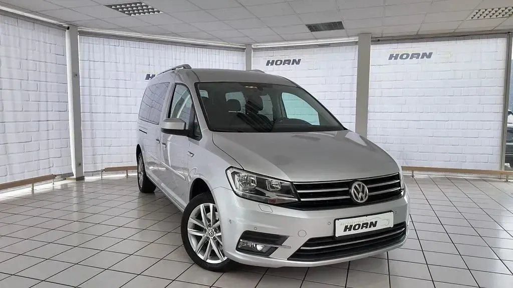 Używany VW Caddy Maxi Highline 102 KM (75 kW) 2015 Srebrny Minivan