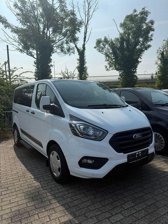 Frozen white Gebraucht 2019 Ford Tourneo Custom Van / Kleinbus | 26.950 € (Teuer) - Bild 1/4