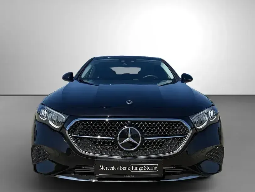 Gebraucht Mercedes E220 Avantgarde 197 PS (144 kW) 2025 Schwarz Limousine