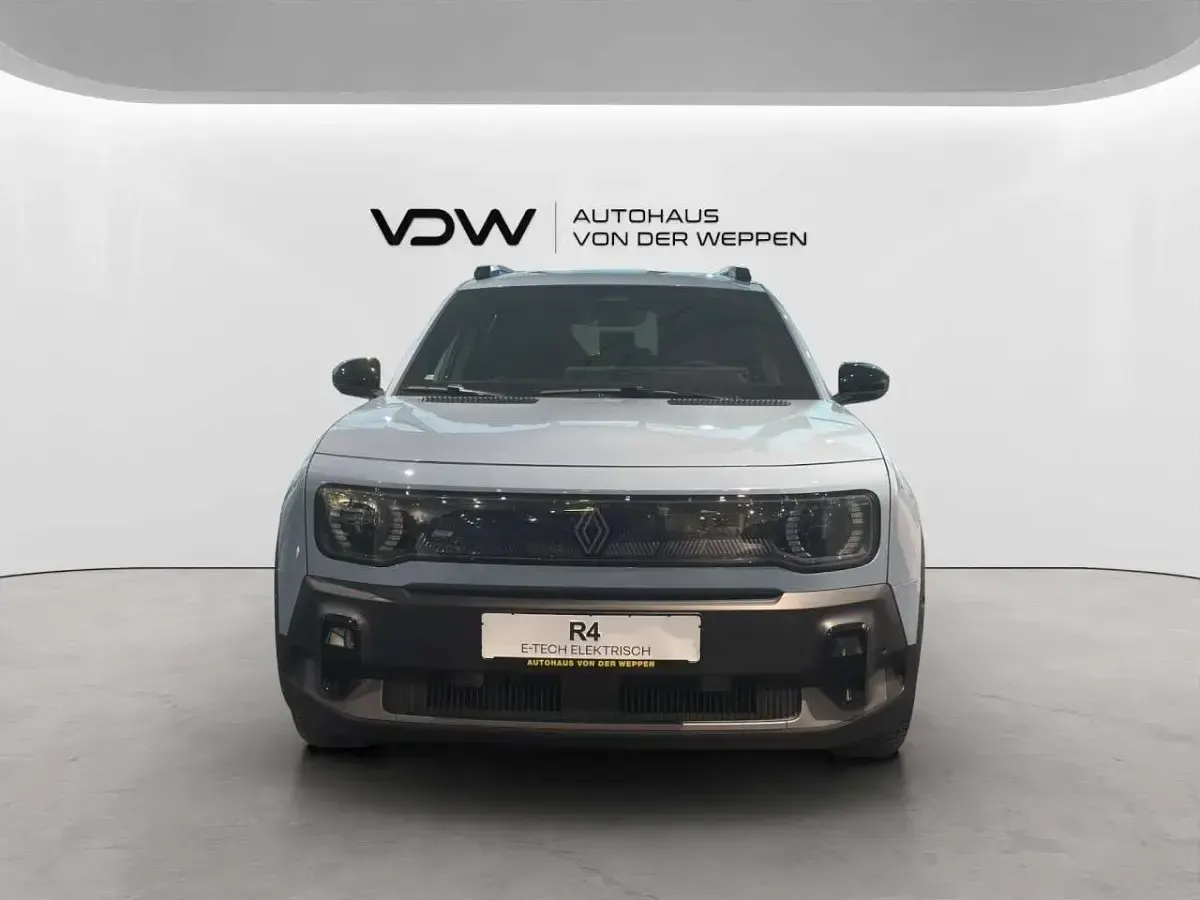 Neu Renault 4 E-Tech Komfort 110 kW (150 PS) 2026 Kumulus blau mit schwarzem dac SUV