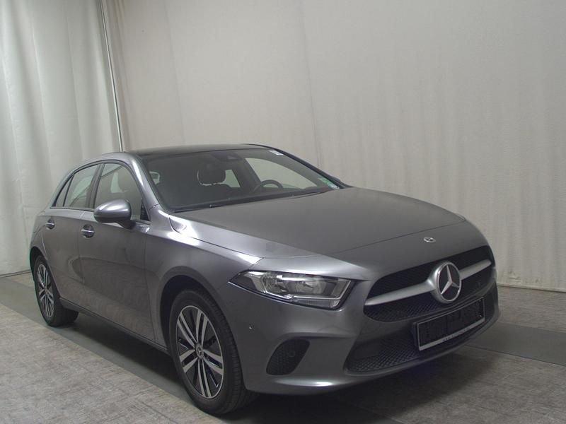 Gebraucht Mercedes A250 218 PS (160 kW) 2022 Grau Limousine